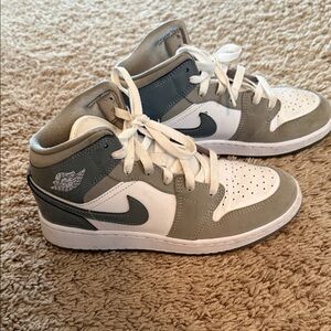 Nike Kids' Gray and White Sneakers